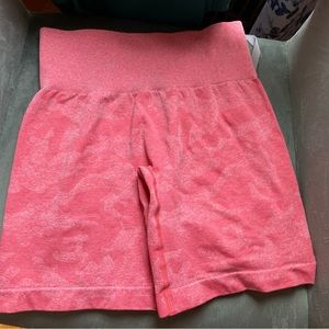 PINK CAMO NVGTN SCRUNCH SHORTS
